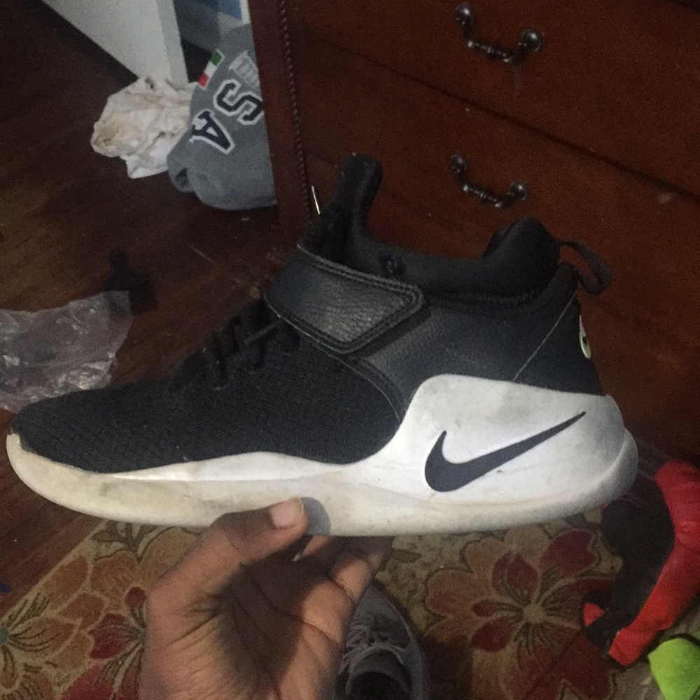 Nike kwazi.
